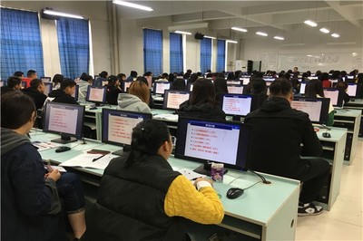 新華計(jì)算機(jī)培訓(xùn)班 開(kāi)啟您的數(shù)字未來(lái)之門(mén)